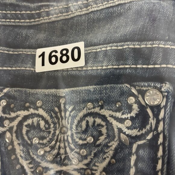 Miss Me Bermuda Jean Shorts Sequins Distressed Medium Wash Size 25 - Picture 11 of 11